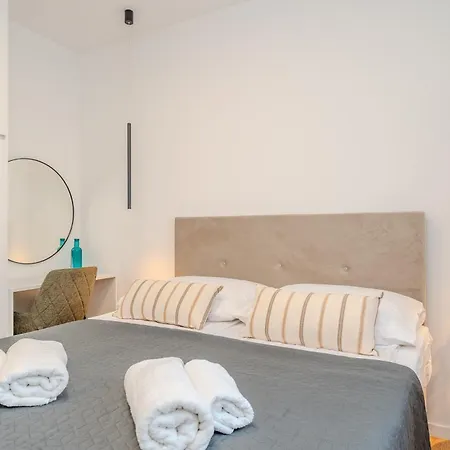 Beachfront Azzurro With Seaview Vila *