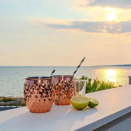 Вилла Beachfront Azzurro With Seaview *