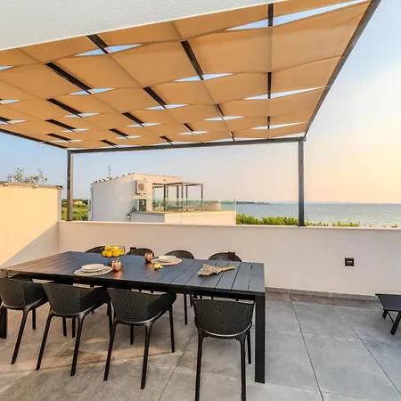 Beachfront Azzurro With Seaview *