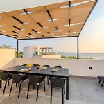 Beachfront Azzurro With Seaview *