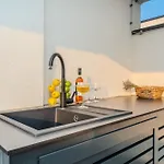 Beachfront Azzurro With Seaview Privlaka (Zadar)