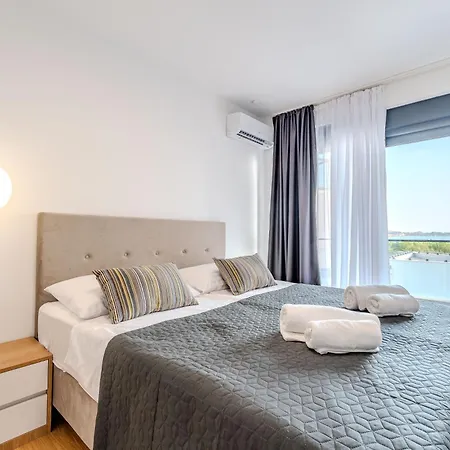 Beachfront Azzurro With Seaview * Privlaka (Zadar)