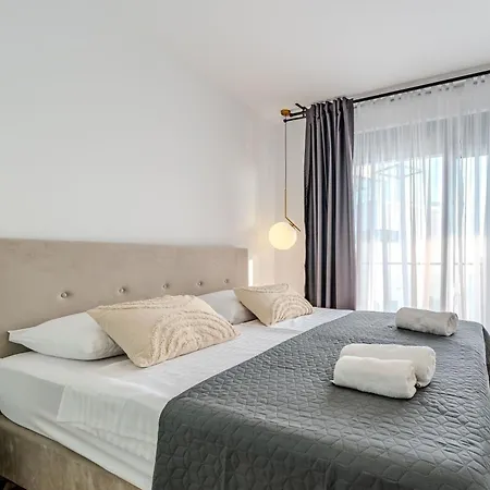 Beachfront Azzurro With Seaview Willa