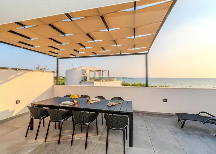 Beachfront Azzurro With Seaview *