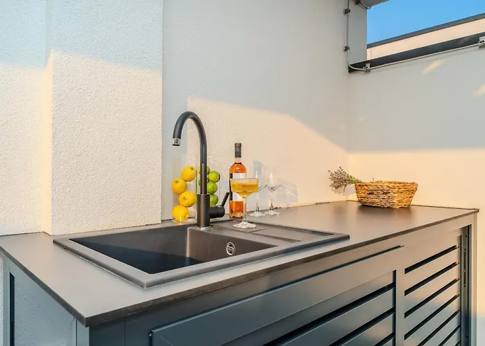 Beachfront Azzurro With Seaview Privlaka (Zadar)